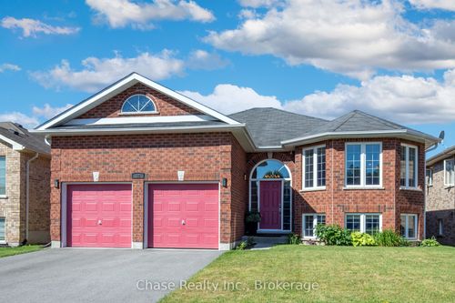 18 St Amant Rd, Penetanguishene, ON, L9M0A1 | Card Image