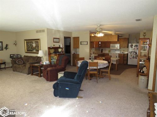 apt-1-521 W 13th St, Carroll, IA, 51401-1970 | Card Image