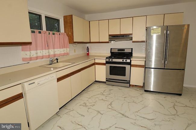8 Boleyn Ct, Townhouse with 3 bedrooms, 3 bathrooms and null parking in Ewing NJ | Image 6