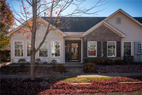 2031 Isleworth Ln, Cranberry Twp, PA, 16066-8315 | Card Image