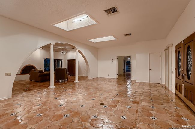 201 Sheffield, House other with 5 bedrooms, 5 bathrooms and null parking in Castle Hills TX | Image 20