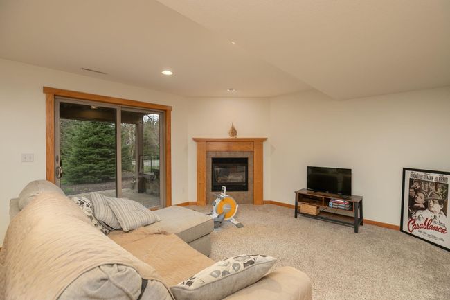 33-web-or-mls-33-Family Room.jpg | Image 33