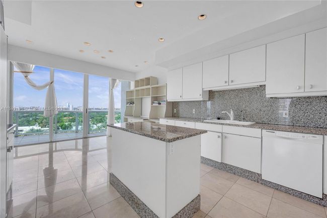 8B - 10101 Collins Ave, Condo with 2 bedrooms, 3 bathrooms and null parking in Bal Harbour FL | Image 15