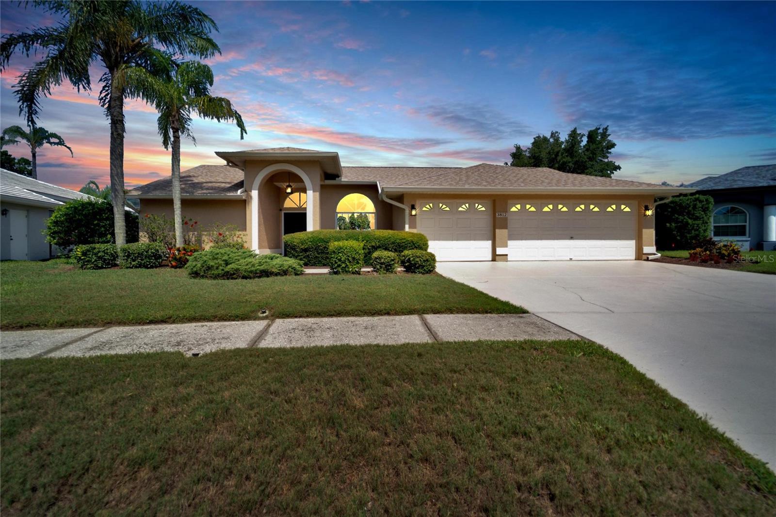 Cardenal Ave, Sun City Center, FL 33573