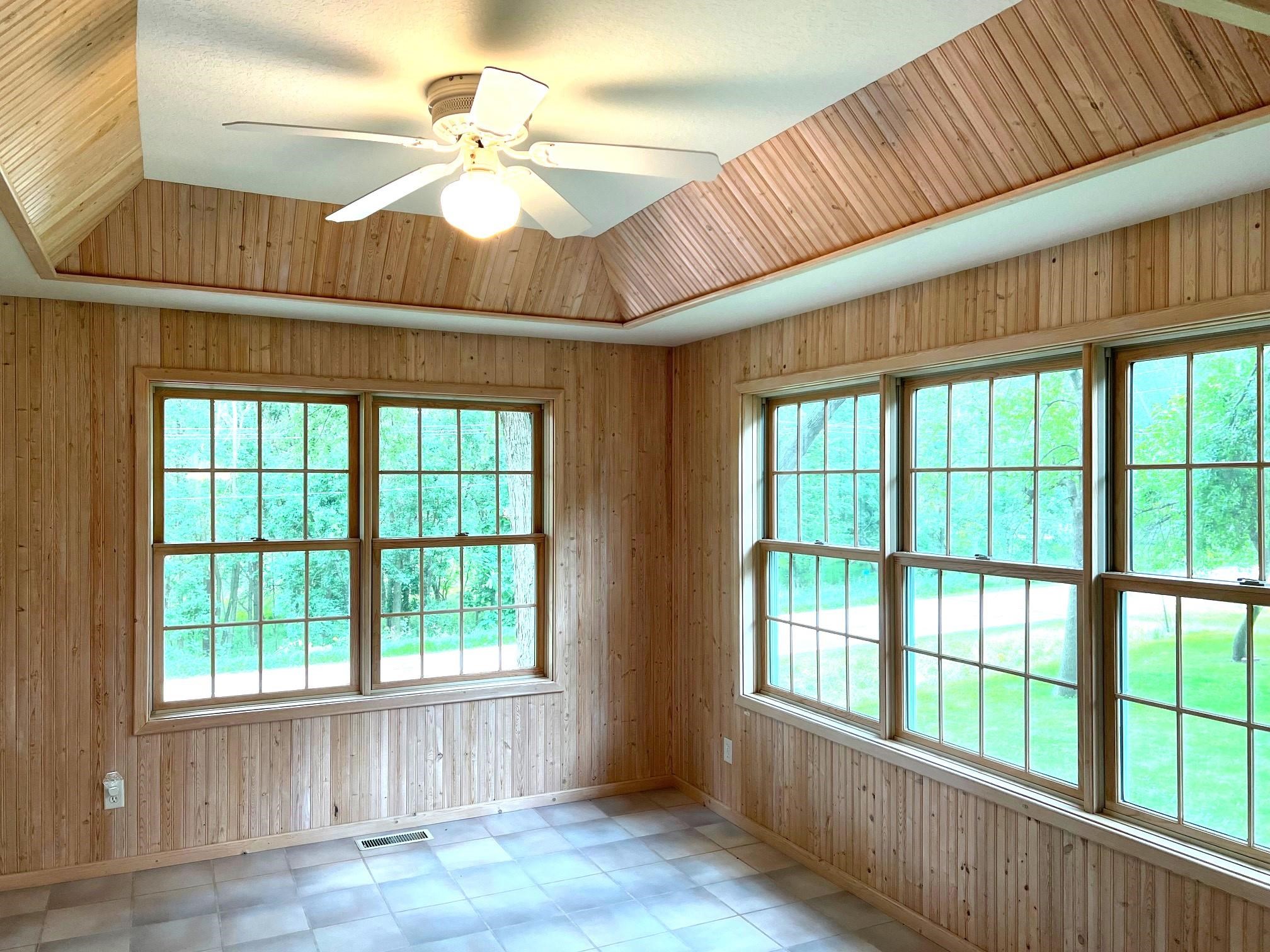 155th St, Spirit Lake, IA 51360