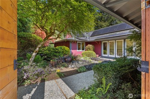 17505 Ne 4th Pl, Bellevue, WA, 98008-4238 | Card Image