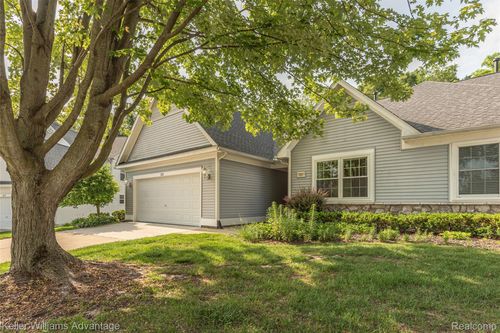 221 Victoria Park Ct, Howell, MI, 48843-1261 | Card Image