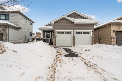 160 Mcdonough Cres, Amherstview, ON, K7N0B3 | Card Image