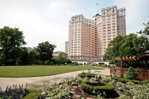 515-5555 N Sheridan Rd, Chicago, IL, 60640-1619 | Card Image