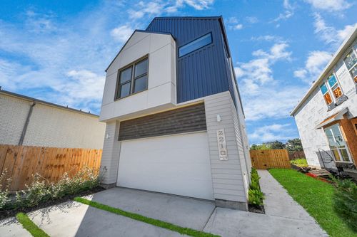 2210 Diagonal Ln, Houston, TX, 77051-5614 | Card Image
