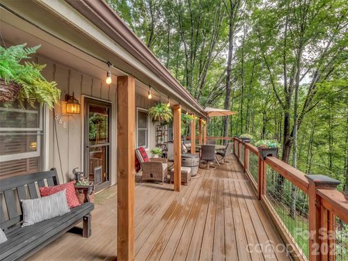 346 Wendy Way, Clyde, NC, 28721-7616 | Card Image