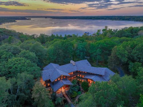 18070 Olinda Trl N, Marine On Saint Croix, MN, 55047-9676 | Card Image