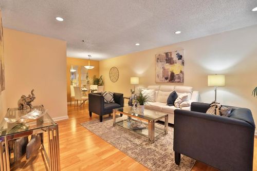 apt-4-695 S Knickerbocker Dr, Sunnyvale, CA, 94087-1060 | Card Image