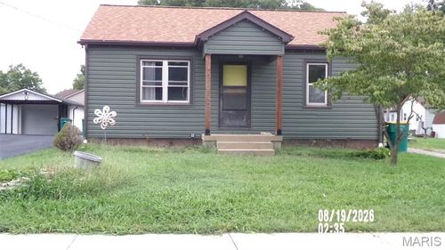 221 E Laurel St, Millstadt, IL, 62260-1511 | Card Image