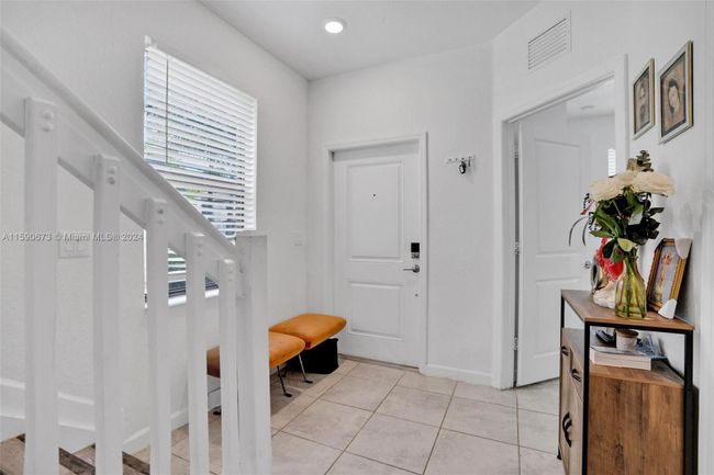 317 - 317 Ne 208th Ter, Townhouse with 3 bedrooms, 3 bathrooms and null parking in Miami FL | Image 6