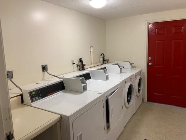 APT-13 - 11 Railroad Ave, Condo with 2 bedrooms, 1 bathrooms and null parking in Derry NH | Image 24