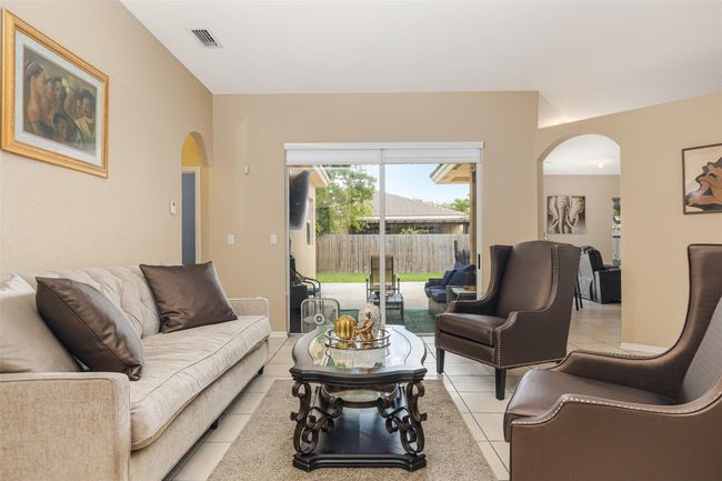 2015 Se 18 Th Ct, House other with 4 bedrooms, 3 bathrooms and null parking in Homestead FL | Image 8