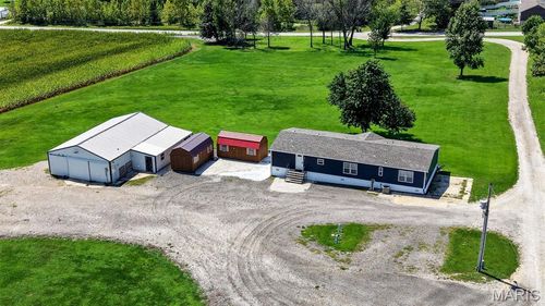 200 Fairview Dr, Winfield, MO, 63389-3649 | Card Image