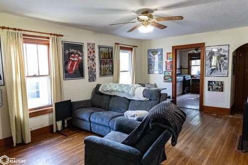 612 Main St, Sidney, IA, 51652-2053 | Card Image