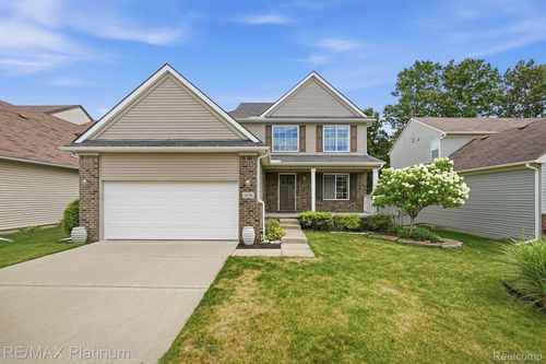 1636 Arbor View Ln, Howell, MI, 48843-8218 | Card Image