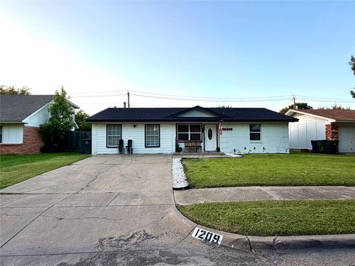 1209 Rosewood Hills Dr, Garland, TX, 75040-5836 | Card Image