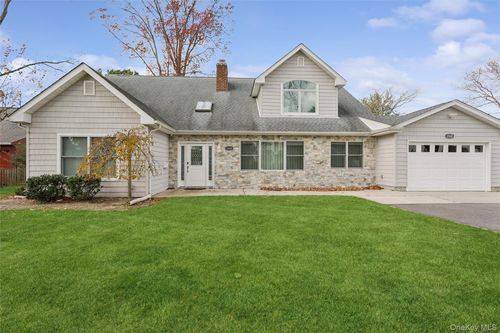 1560 Pebble Ln, Hewlett, NY, 11557-1706 | Card Image