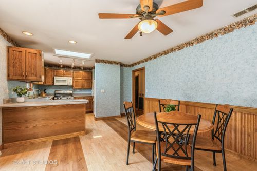 36563 N Helen Dr, Lake Villa, IL, 60046-9420 | Card Image