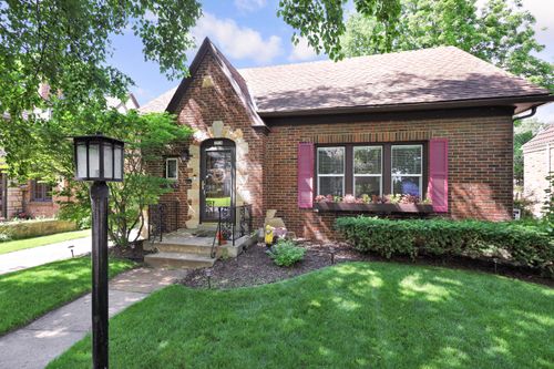 1518 Torrison Dr, Manitowoc, WI, 54220-3153 | Card Image