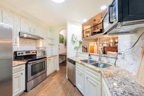 apt-36-9400 Doliver Dr, Houston, TX, 77063-1055 | Card Image