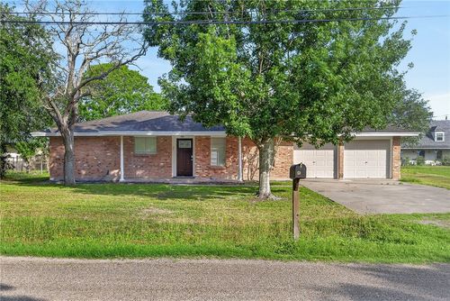 3901 Leonard Dr, Corpus Christi, TX, 78410-2903 | Card Image