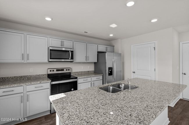 4007 Atlantic Ave, House other with 4 bedrooms, 3 bathrooms and 2 parking in New Bern NC | Image 4