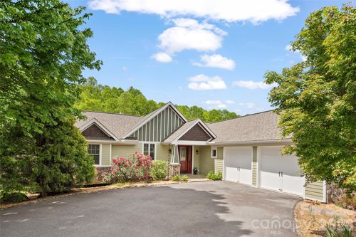 136 Mystic Way, Canton, NC, 28716-9706 | Card Image