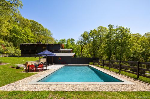 21 Black Spring Rd, Pound Ridge, NY, 10576-1117 | Card Image