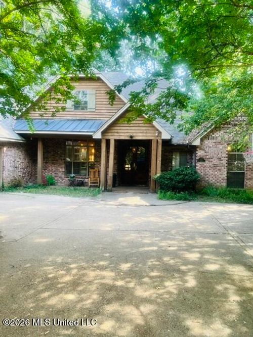 1135 Martingale Road, Jackson, MS, 39206 | Card Image