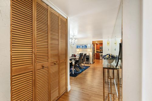 402-5600 N Flagler 402 Drive, West Palm Beach, FL, 33407 | Card Image