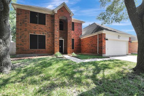 1809 Oak Wood Dr E, Pearland, TX, 77581-6141 | Card Image