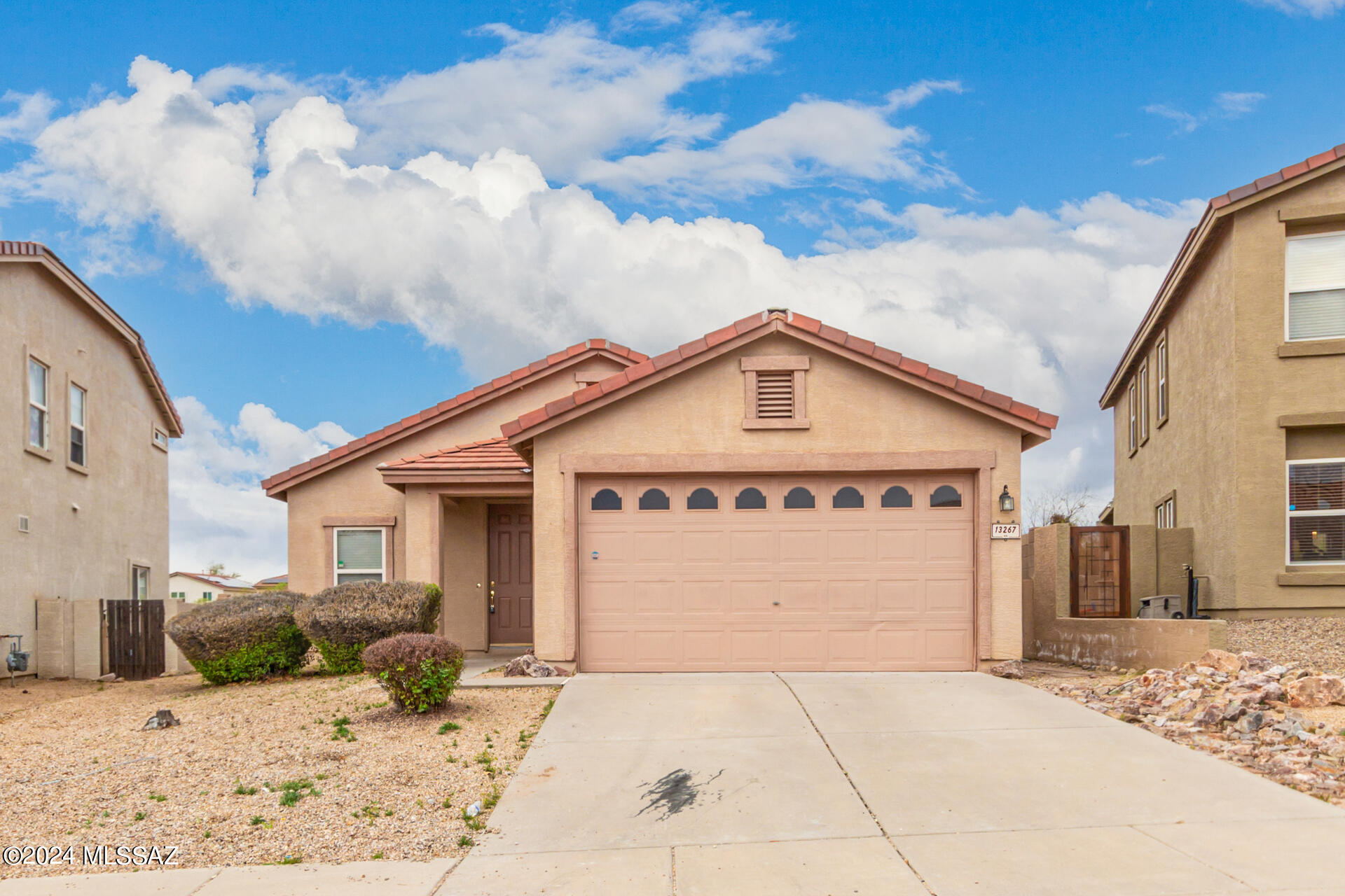 Tanner Robert Dr, Oro Valley, AZ 85755