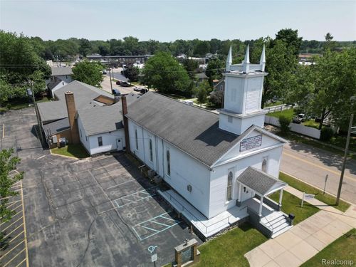 45504 Cass Ave, Utica, MI, 48317-5606 | Card Image