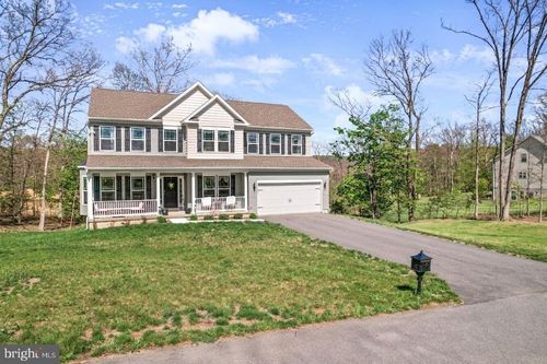 1561 N Lakewood Dr, RIDGELEY, WV, 26753-6718 | Card Image