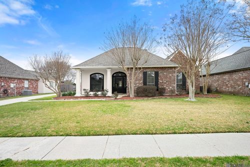39354 Meadowbrook Ave, Prairieville, LA, 70769-4836 | Card Image