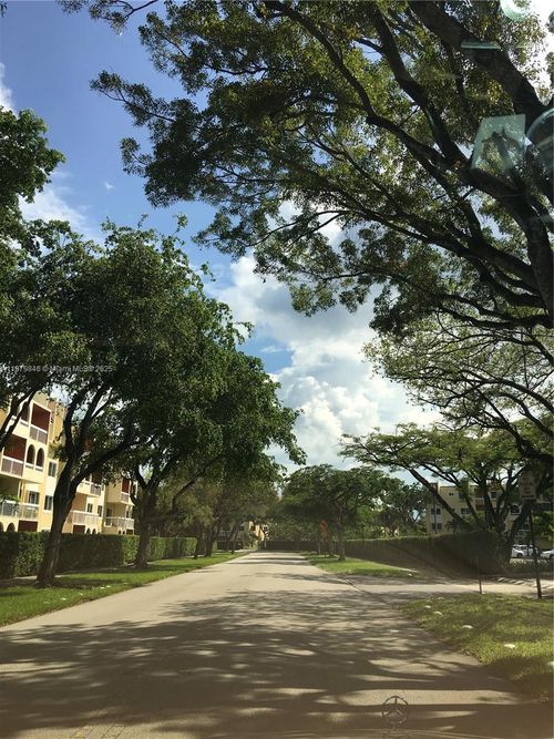i202-7815 Camino Real, MIAMI, FL, 33143-6874 | Card Image