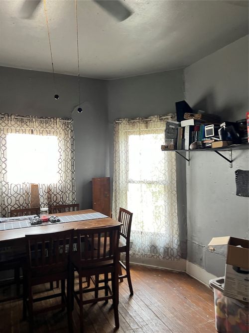 1203 16th St, Brownwood, TX, 76801-5224 | Card Image