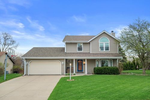 W162N10528 Auburn Ln, Germantown, WI, 53022-4184 | Card Image