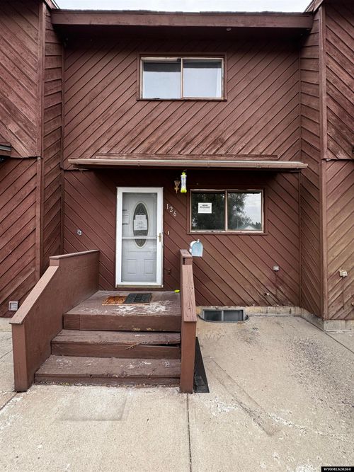 126 Sweetwater St, Lander, WY, 82520-3344 | Card Image