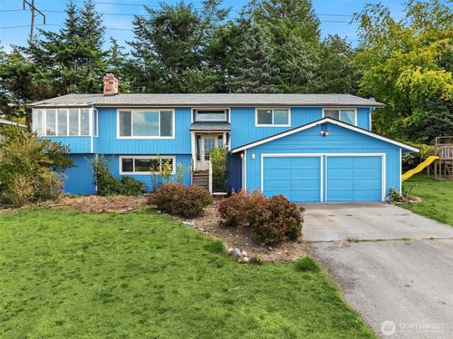 2861 Heller Rd, Oak Harbor, WA, 98277-9228 | Card Image