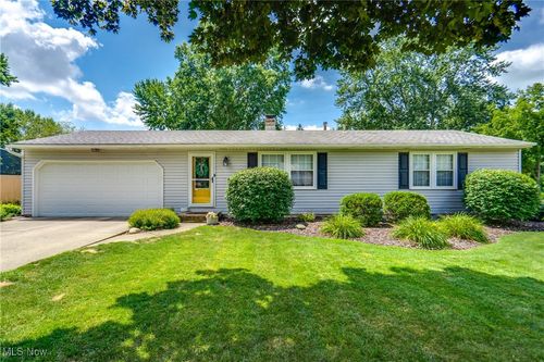8074 Windward Trace Cir Nw, Massillon, OH, 44646-1179 | Card Image