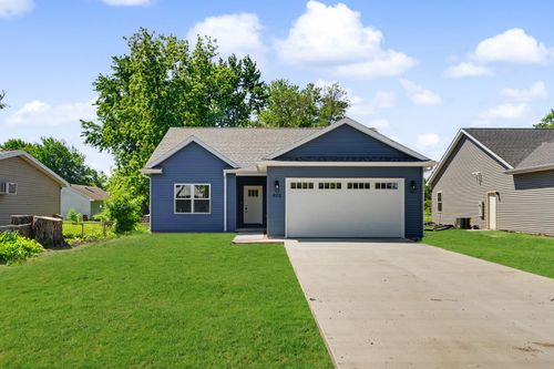 405 E Larmon St, Tolono, IL, 61880-9596 | Card Image