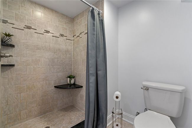 912 Holland St, House other with 3 bedrooms, 2 bathrooms and 4 parking in Vandergrift PA | Image 12