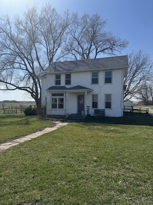 19381 Luther Rd, Sterling, IL, 61081-9324 | Card Image