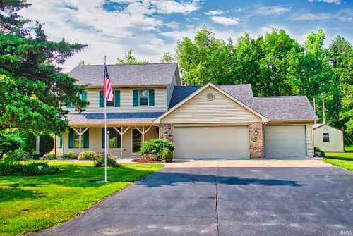 2560 E Maple Dr, Bluffton, IN, 46714-9246 | Card Image